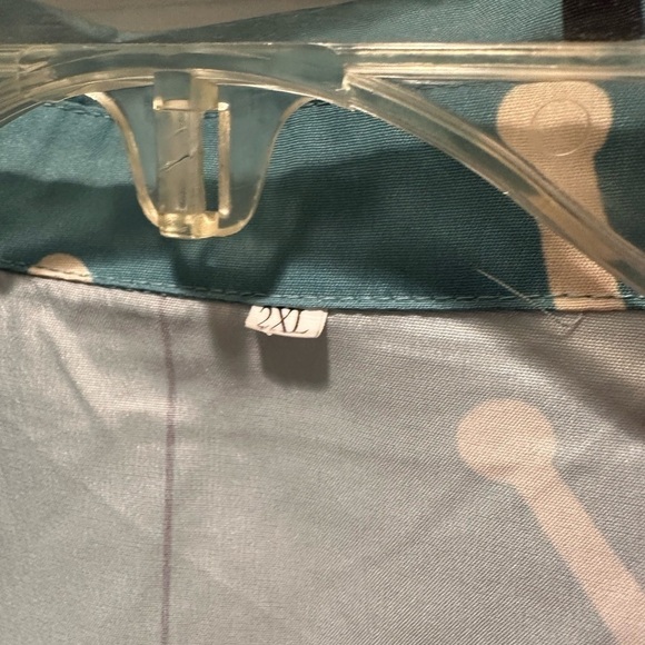 Akklian Retro Shirt - Picture 5 of 5